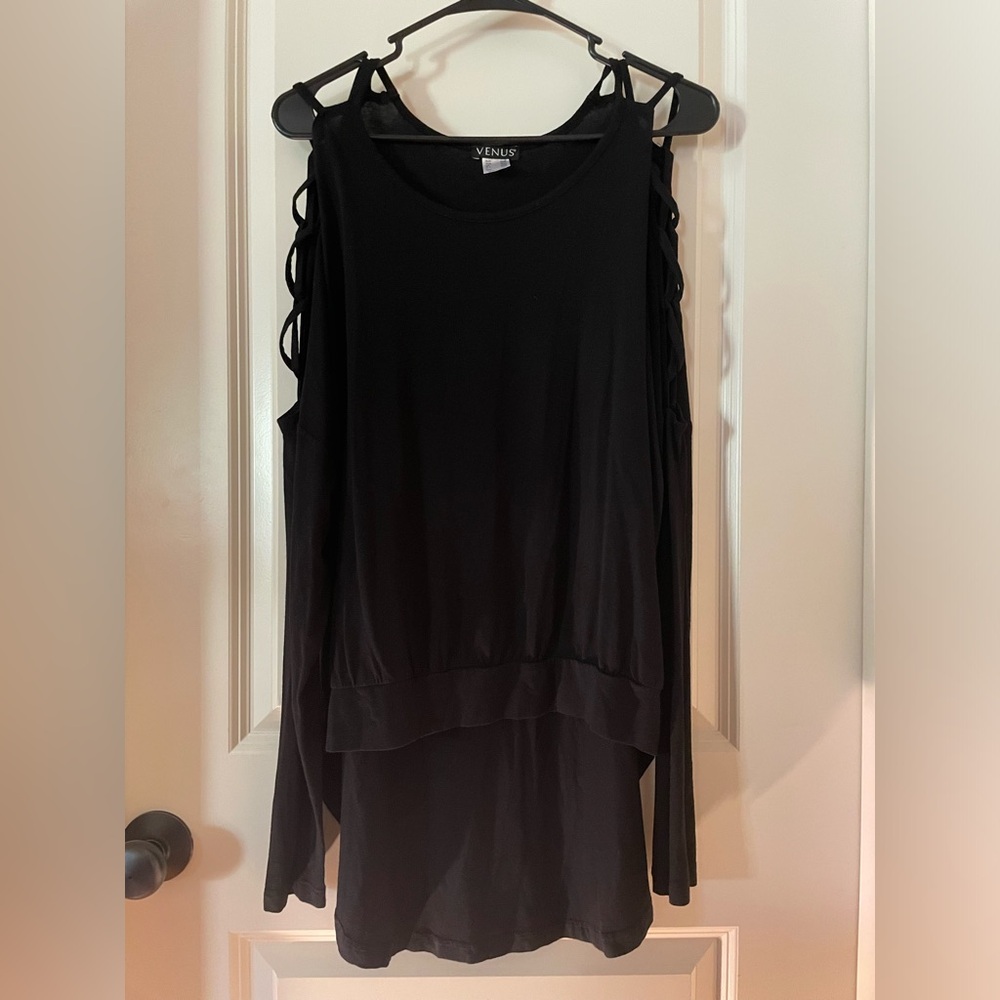 VENUS Black Long Sleeve Top